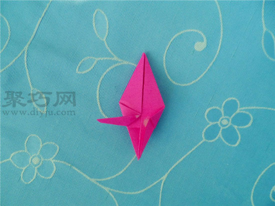 幼儿园大班折纸教案:折纸桃子 桃子的折法