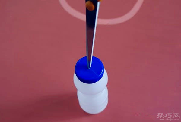 吸管和酸奶瓶手工制作直升飞机玩具教程图解