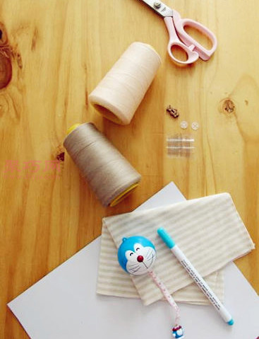 如何做宝宝围嘴 新生婴儿口水巾的做法图解
