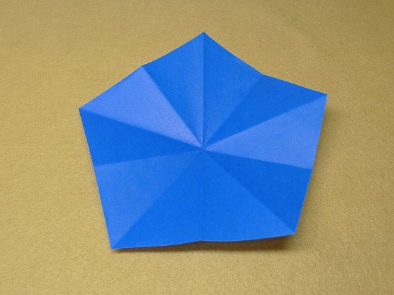 正方形折纸如何折成五角形
