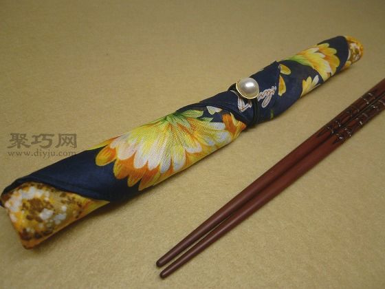 筷子套手工教程 教你如何将手帕手工改制筷子套