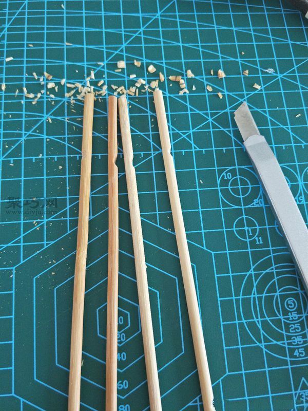 一次性筷子和开心果壳diy置物小碟 第4步