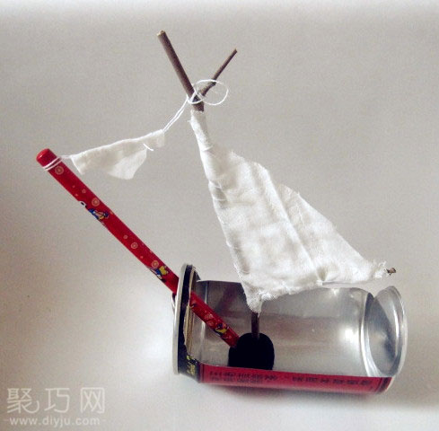 易拉罐制作的小帆船