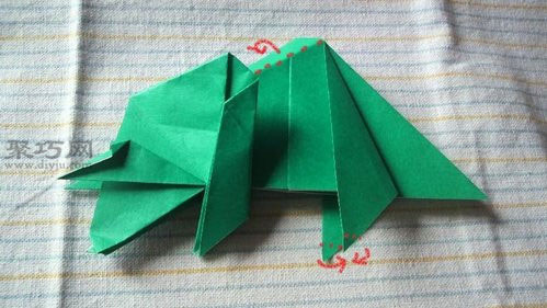 恐龙折纸之三角龙的折法6