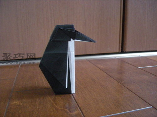 折立体纸企鹅