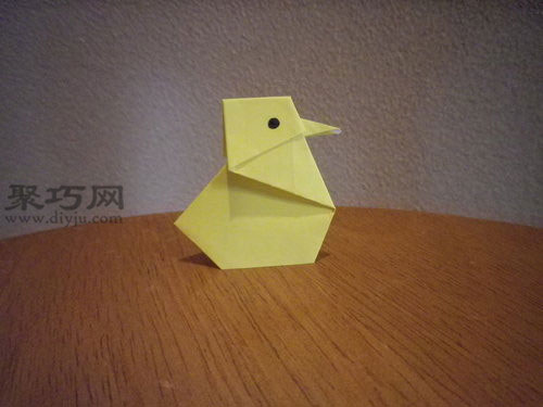 如何用纸折可爱的小鸡 小鸡折纸的折叠方法