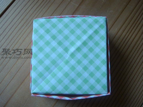用纸折收纳盒的折法 diy折纸收纳盒教程