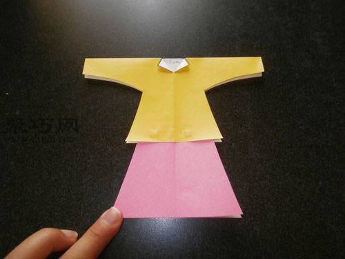 折纸换装娃娃步骤4