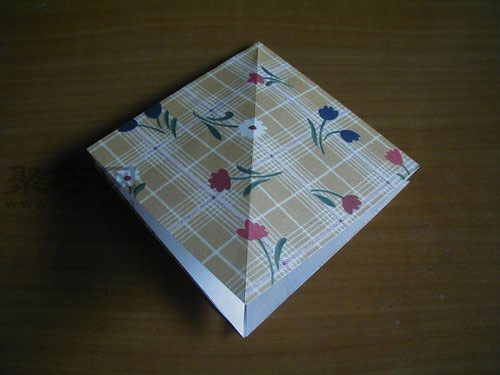 千纸鹤的折法第10步