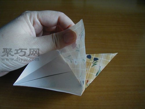 千纸鹤的折法第21步
