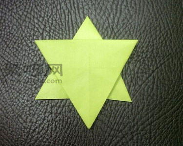 简单五角星的折法步骤图解 教你怎么折纸五角星