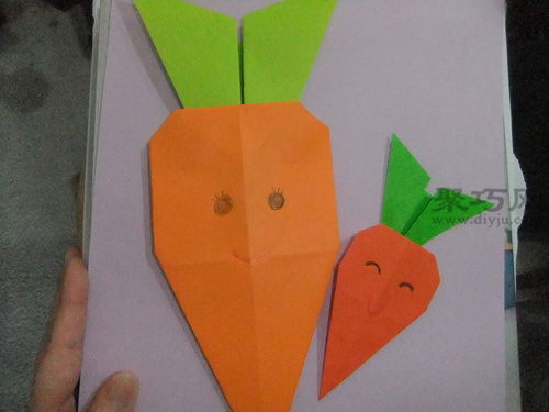 折纸胡萝卜的方法 教你怎么用纸折胡萝卜