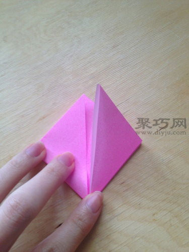 </br>正方形纸手工折立体桃子图4-2