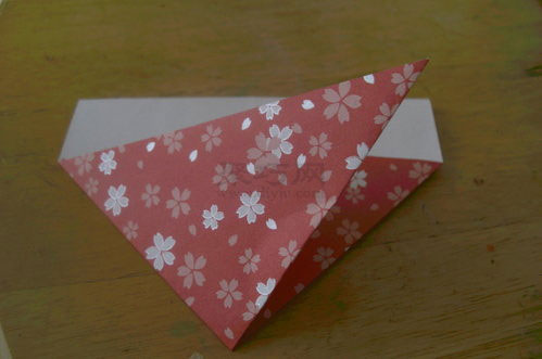 折纸水果之折纸草莓折法步骤2