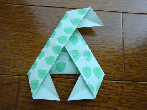 三角形纸风车的折法教程